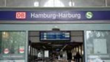 kriminalität: mann zeigt «hitlergruß» am bahnhof hamburg-harburg