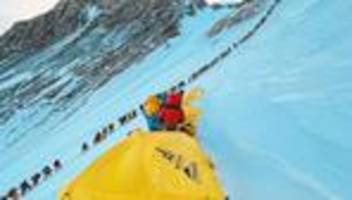 mount everest: bergsteiger fordern strengere vorschriften für everest-besteigung
