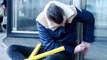 Strafbefehle vom Tisch: Nach Klebeaktion Verfahren gegen Aktivisten eingestellt