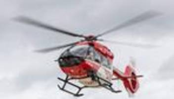Unfälle: Kran gegen Stromleitung - Hubschrauber im Einsatz