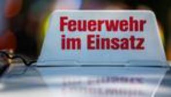 Verkehr: Lkw-Anhänger brennt auf Standstreifen der Autobahn