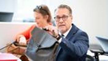 Vorwurf: Untreue: Prozess um Parteifinanzen: Ex-FPÖ-Chef Strache vor Gericht
