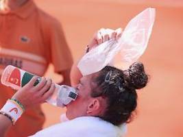 Ballmädchen beinahe kollabiert: Extreme Hitze bei French Open brät Tennis-Profis durch