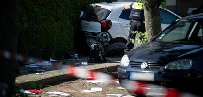 Dinslaken: Autofahrerin fährt in Gruppe von Schulkindern – zwei Tote