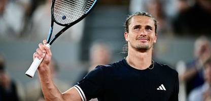 French Open: Alexander Zverev in Runde drei, Eva Lys unter Tränen raus