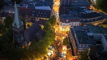 weinfest in elmshorn: essen, trinken, plaudern und eine besonderheit