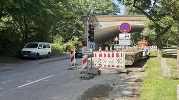 nach rohrbruch: autofahrer können marmstorfer weg wieder passieren
