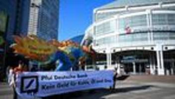 Aktionärstreffen in Frankfurt: Deutsche Bank: Proteste und Kritik an Aufsichtsratsvergütung