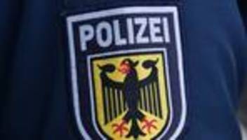 ilm-kreis: kurze zugfahrt endet für passagier mit drei anzeigen
