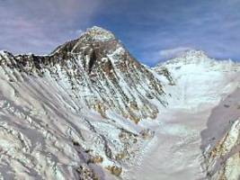 Expertin übt Kritik: US-Extremsportler schafft es in Rekordzeit auf Everest
