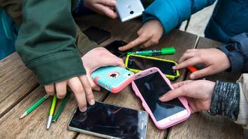 Handyverbot an Schulen: So wird es in Berlin gehandhabt