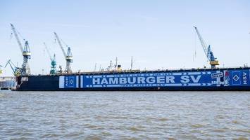 HSV bejubelt „Meilenstein“ – und hängt zur Feier ein Banner an der Isar auf