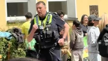 Hamburger Polizist wird mit Tanzeinlage zu Internetstar – was er dazu sagt