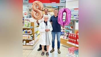 „ganz besonders“: 80-jährige ist die wohl älteste apothekerin des landes