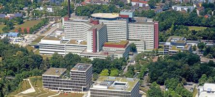 augsburger uniklinik von cyberattacke betroffen: was patienten jetzt wissen müssen