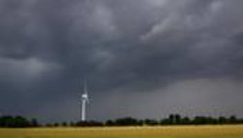 Sturmböen und Hagel möglich: Wetterdienst warnt vor Unwetter mit Gewitter und Starkregen