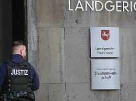 Austritt aus der Partei : Kinderpornografie-Verdacht: Polizei ermittelt gegen AfD-Politiker