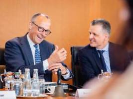 das bringt uns nirgendwo hin: frei warnt vor unfruchtbarer debatte um kanzler merz