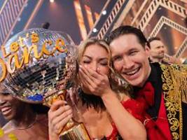dreimal 30 punkte abgeräumt: anna-carina woitschack gewinnt die 19. staffel von let's dance