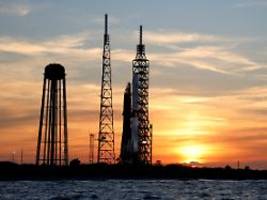sehr harter tag: desaster für bezos: rakete explodiert auf startrampe