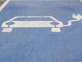 Studie zeigt steigende Preise: Staatliche Prämie macht E-Autos teuer