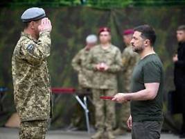 verletzt unsere sensibilität: selenskyj sorgt mit militärehrung für empörung in polen