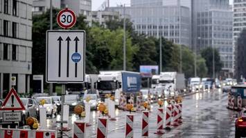 Stau am Bau? – Neue Schilder in Berlin sollen besser informieren