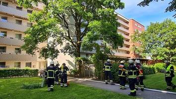 Wohnungsbrand in Billstedter Hochhaus: Feuerwehr rettet schwer verletzten Senior