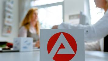 Krisen und Kriege: Arbeitslosigkeit steigt um mehr als 35 Prozent