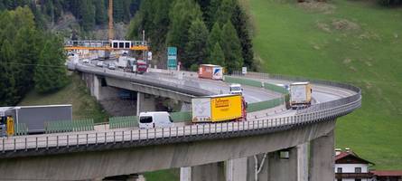 Brenner wegen Demo gesperrt: Warum Italien-Fahrer am Samstag viel Geduld brauchen