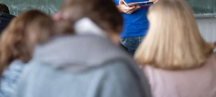 Schlug eine Lehrkraft zu? Heftige Vorwürfe an einer Schule im Landkreis Donau-Ries