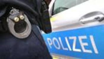 Extremismus: Mann fährt mit Hakenkreuz-Flagge durch Parchim