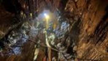 Goldsucher in Laos: Vier Goldsucher retten sich selbst aus Höhle