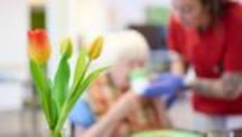 pflegereform: union will erwachsene kinder früher an pflegekosten beteiligen
