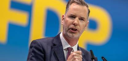 fdp: scheidender parteichef christian dürr verabschiedet sich ohne selbstkritik – stehender applaus