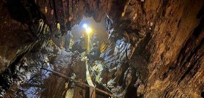 Laos: Verbliebene vier Goldsucher retten sich aus Höhle