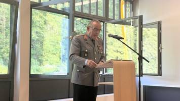 wehrpflicht jetzt? oberster soldat deutschlands bezieht in bargteheide stellung