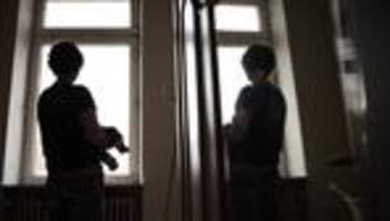 kindertag: zahl der ein-eltern-familien in sachsen-anhalt steigt