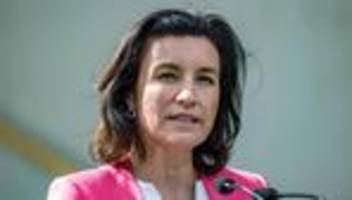 studium: dorothee bär rechnet mit aus für bafög-reform
