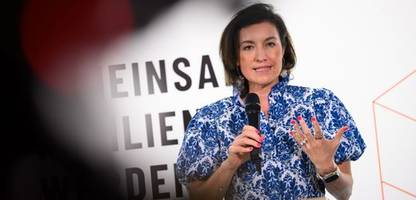 Ministerin Dorothee Bär zweifelt an baldiger Bafög-Reform