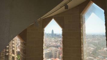sagrada família in barcelona: papst weiht den höchsten kirchturm der welt