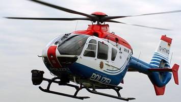 Unfall mit Luxus-Autos: Polizei sucht mit Hubschrauber nach flüchtigen Männern