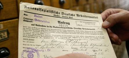 „Ich habe Uropas Akte gefunden“: Was Menschen aus Schwaben in den NSDAP-Akten entdeckt haben