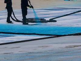 Architektur: Plastikblaue Peinlichkeit