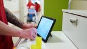 Angriff auf Gesundheitswesen: Patientendaten gehackt – Minister ruft zur Vorsicht auf