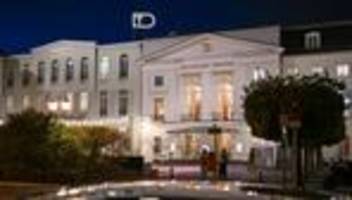 Kultur: Deutsches Theater spielt auf neuer Open-Air-Bühne