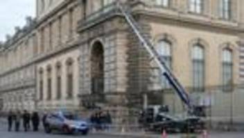 diebstahl im louvre: ermittler entdecken neue spur nach kunstraub aus dem pariser louvre