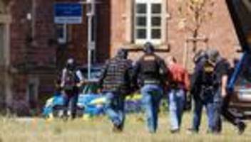 Terroranschlag in Bielefeld: Täter nach Messerangriff in Bielefeld zu lebenslanger Haft verurteilt