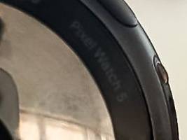 Irrer Zufall oder Fake?: Taucher findet kommende Pixel Watch 5 auf dem Meeresgrund
