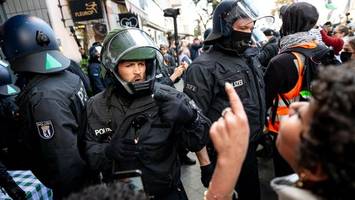 streamer provozieren auf demos – wie die polizei mit meinungsmachern umgeht